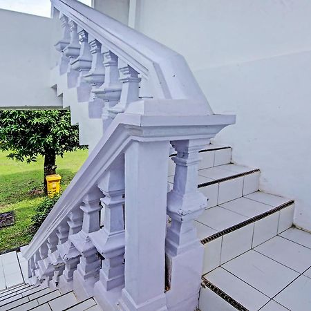 Oyo Life 91127 Wisma Sukajadi Syariah Perabumulih Exterior foto